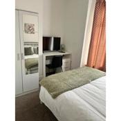 Trendy Town house - Room 5