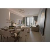 Ultimate Stay / Downtown / 3 Beds / Upscale Luxury / Fantastic Finishing / New Building