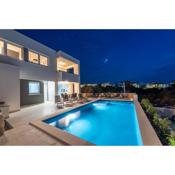 Villa Adria 2 luxury apartment with a pool