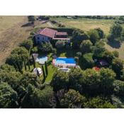 Villa Ambrogia: large country manor with private pool next to golf course