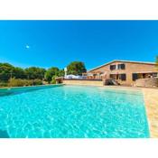 Villa Barcares Petit, piscina, jardines junto a playa en Alcudia