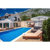Villa Calma with heated pool,jacuzzi, Finnish sauna and 4 bedrooms