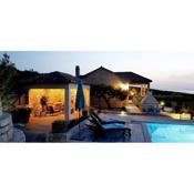 Villa Ita - with pool and view