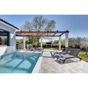 Villa mit privatem Pool, WLAN, Klima, Sonnenterrasse und Grill