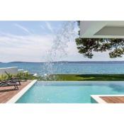 Villa Sea Star - seafront beach with 80m2 pool