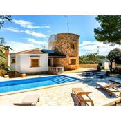 Villa Torre Mar with swimming pool and 100m to the beach