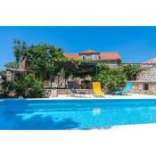 Villa Vanalucie, rural villa with private pool near Dubrovnik