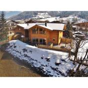 VIntage Chalet with Sauna and Jacuzzi in Kaprun