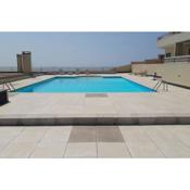 Vista Mar Sesimbra- Swimming pool and parking