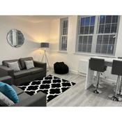 Watford City Centre Retreat - Spacious Modern Self-Contained Apartment - Sleeps 4