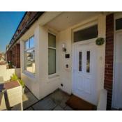 Welcoming 4 Bed Holiday Home in Eastbourne