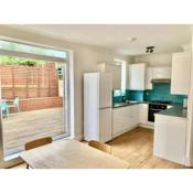 Yuno - Stylish 3-bed house, Quick Access to London Sights
