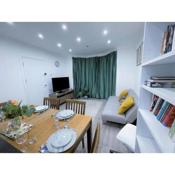 (ZONE 2) CONTEMPORARY 2 BED FLAT HEART OF LEWISHAM